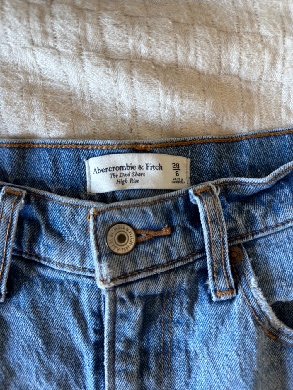 Abercrombie & Fitch High Rise denim “Dad Short” - Picture 2 of 5